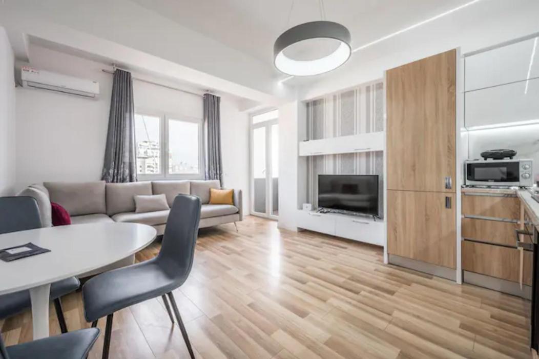Miku Apartment-incredible City View 2bd At Myslym Shyri Apartament *